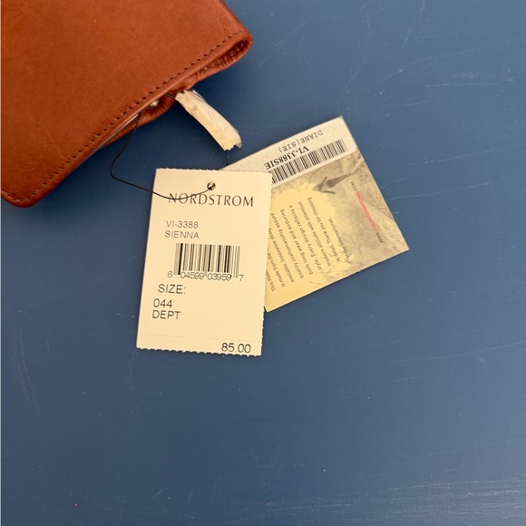 HOBO International Diane Leather Frame Wallet | Kiss Lock | Nordstrom - Picture 4 of 5